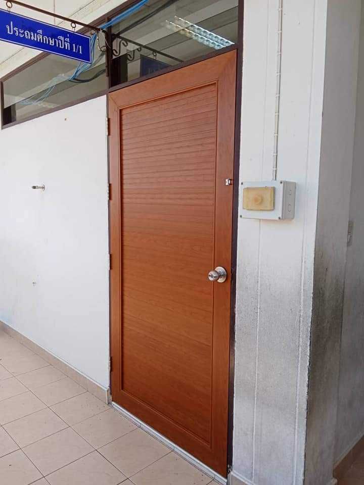 รับติดตั้งประตู