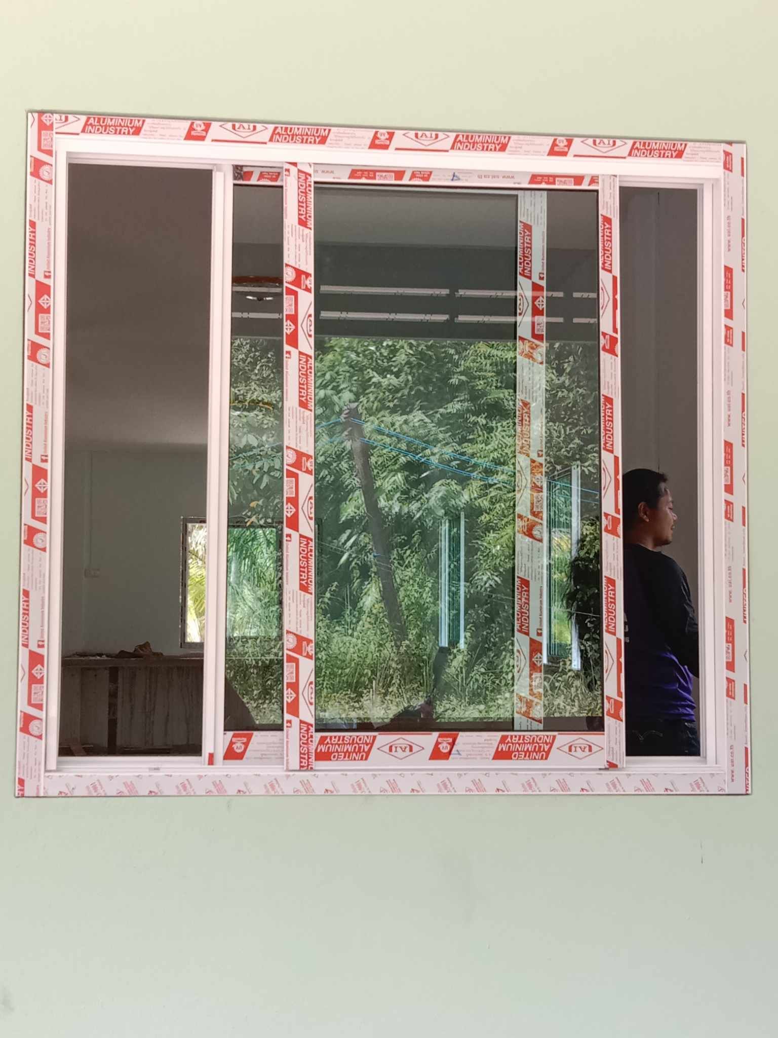 รับติดตั้งกระจกบานเลื่อน